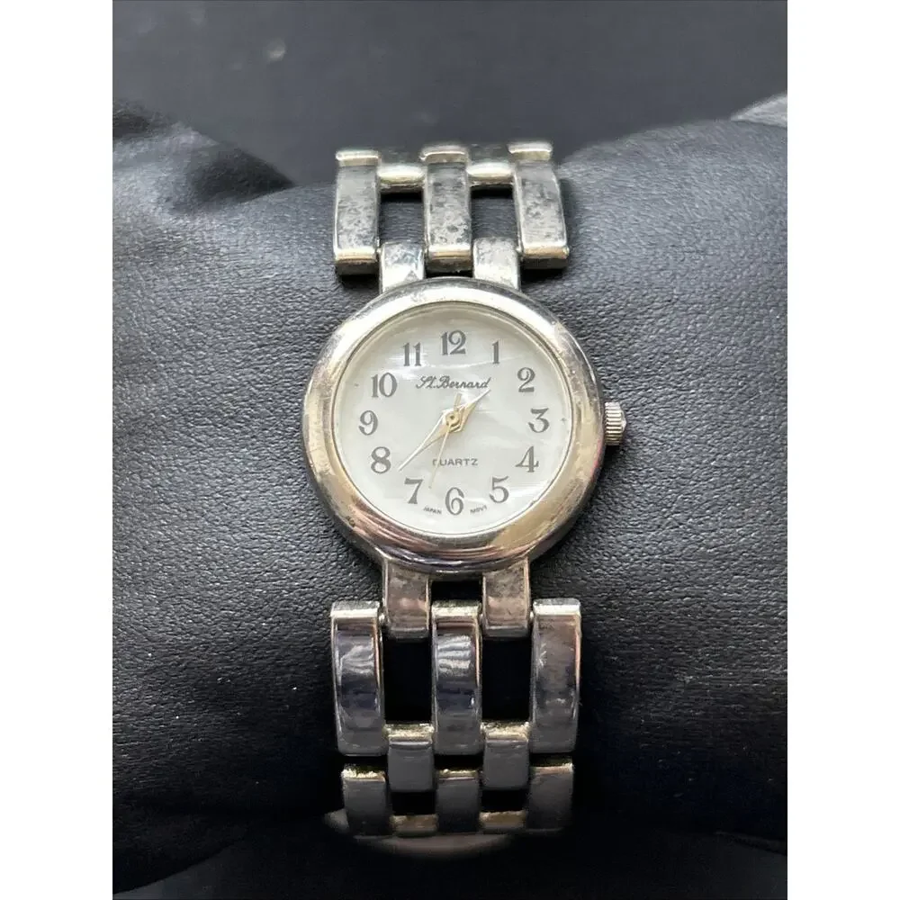Silver Tone Pearl Dial Women’s Quartz Watch